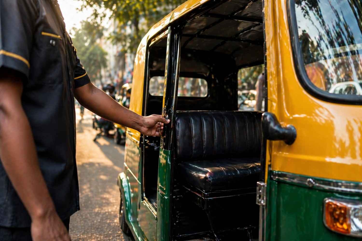 Auto Rickshaw Service services in Modasa